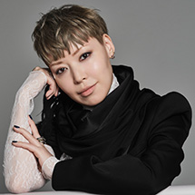 写真：Shiho（Vo）