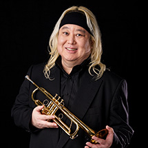 写真：エリック・ミヤシロ（Tp）