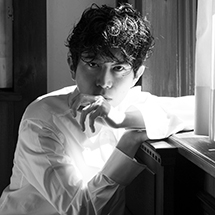 写真：壷阪健登（Pf）