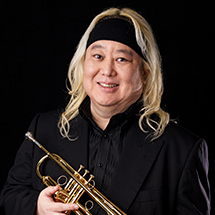 写真：エリック・ミヤシロ（Tp）