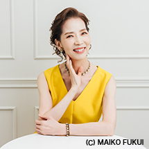 写真：増田惠子（Vo）