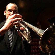 写真：Mike Zachernuk（Tp）