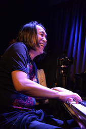 写真：小島良喜 ソロピアノ